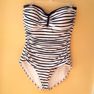 Tommy Bahama One Piece Strapless Swimsuit with Tummy Control